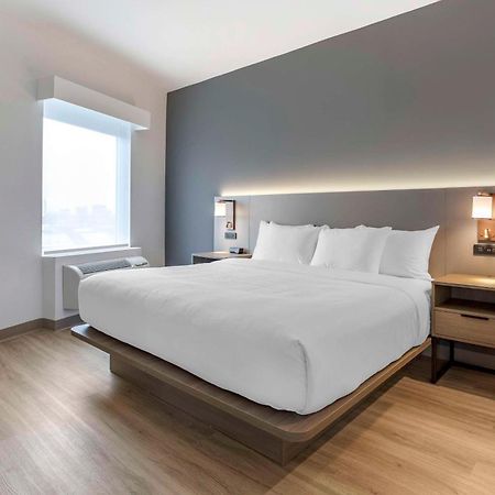 Comfort Inn & Suites Newark Liberty International Airport Exteriör bild