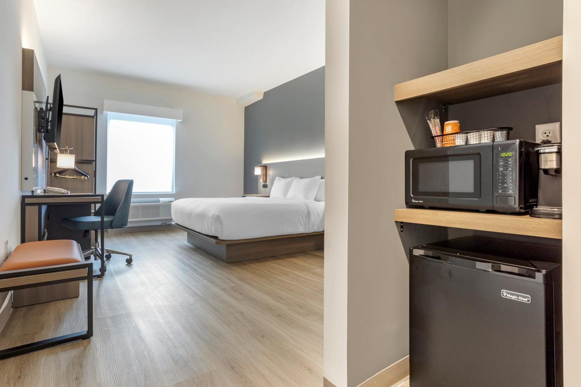 Comfort Inn & Suites Newark Liberty International Airport Exteriör bild
