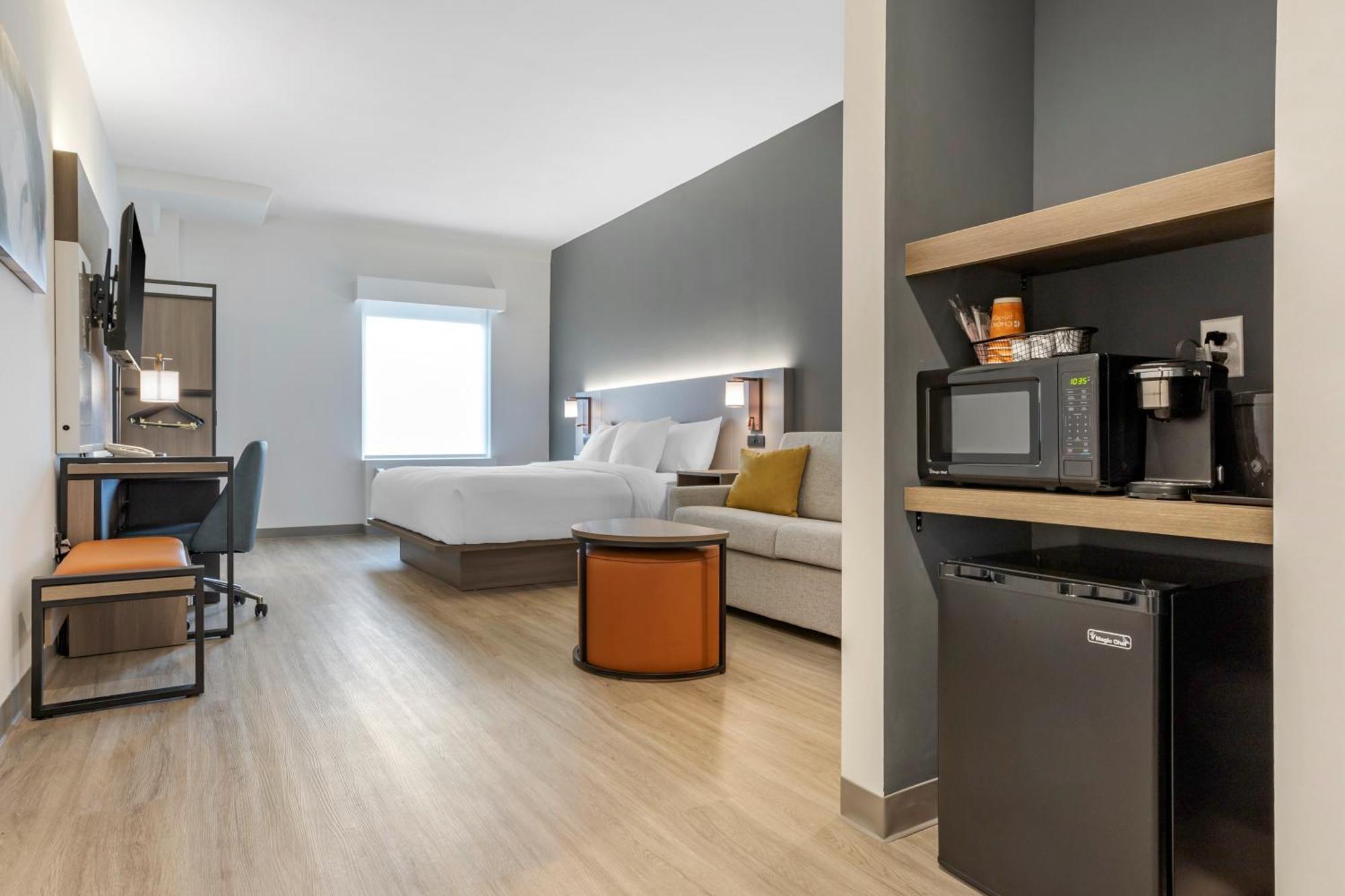 Comfort Inn & Suites Newark Liberty International Airport Exteriör bild