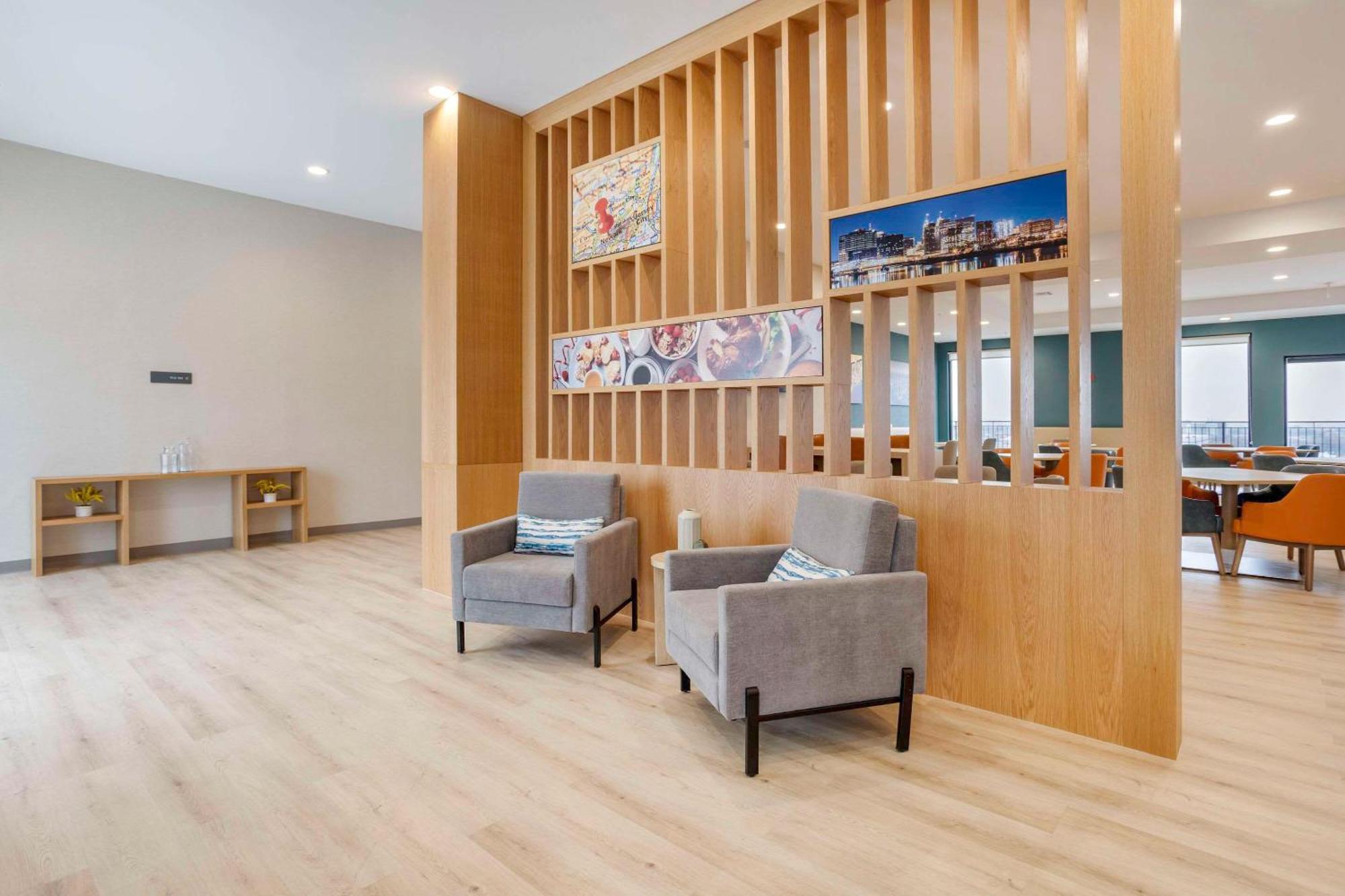 Comfort Inn & Suites Newark Liberty International Airport Exteriör bild