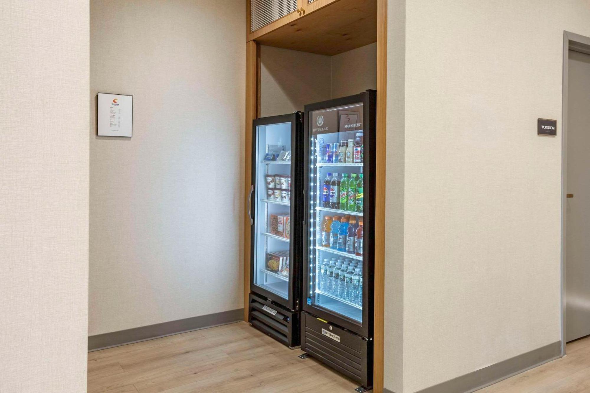Comfort Inn & Suites Newark Liberty International Airport Exteriör bild