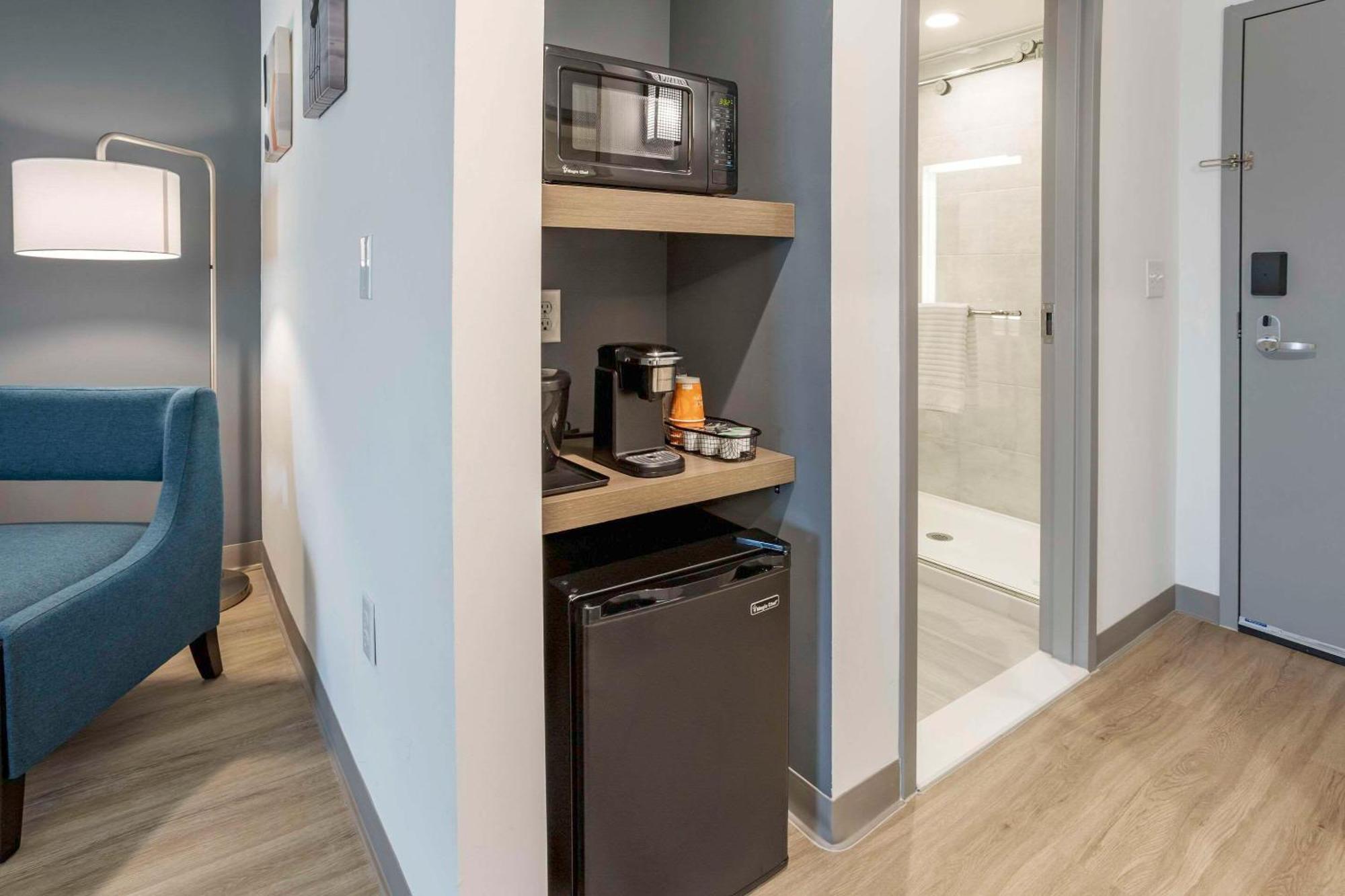 Comfort Inn & Suites Newark Liberty International Airport Exteriör bild