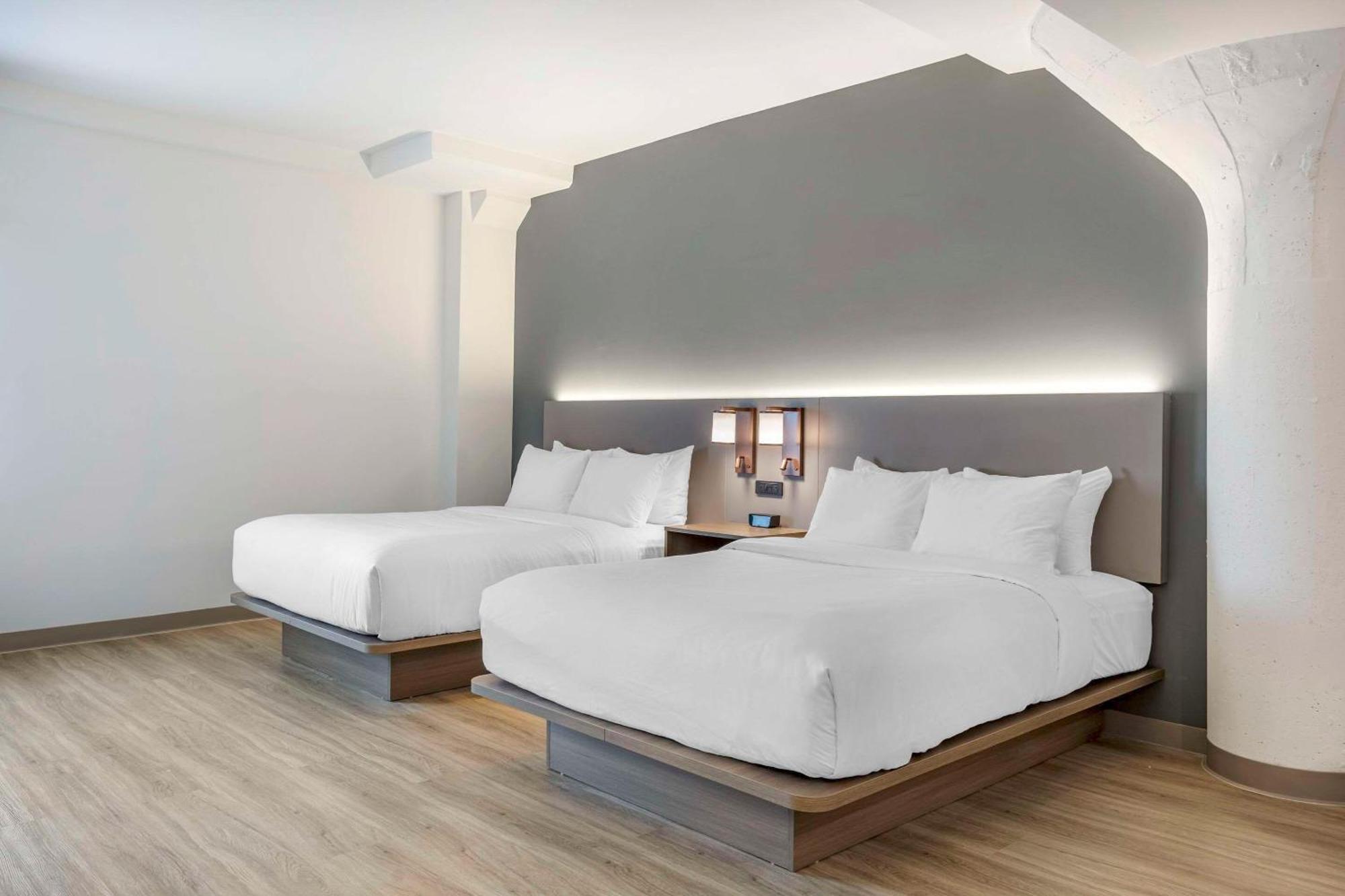 Comfort Inn & Suites Newark Liberty International Airport Exteriör bild