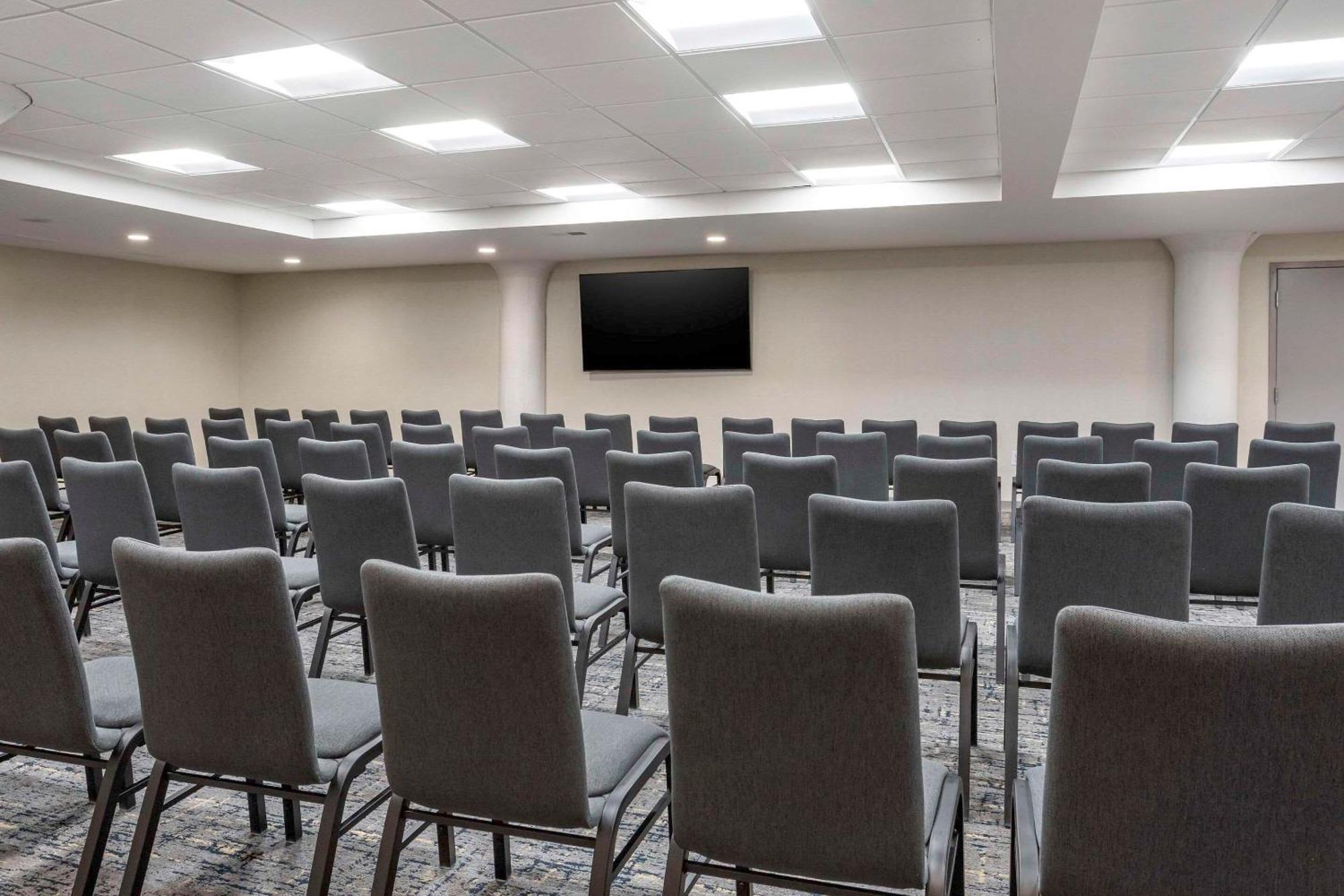 Comfort Inn & Suites Newark Liberty International Airport Exteriör bild
