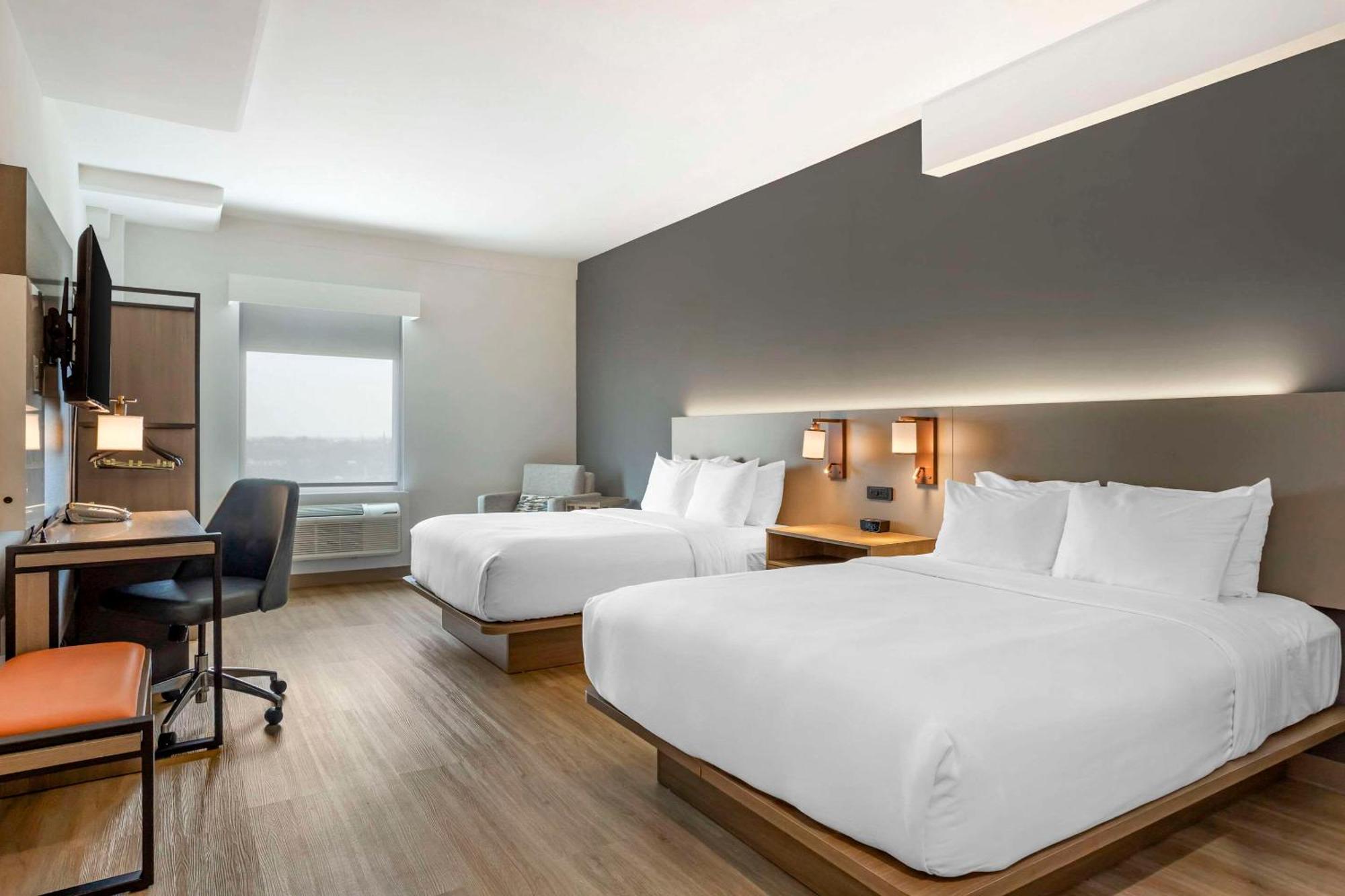 Comfort Inn & Suites Newark Liberty International Airport Exteriör bild