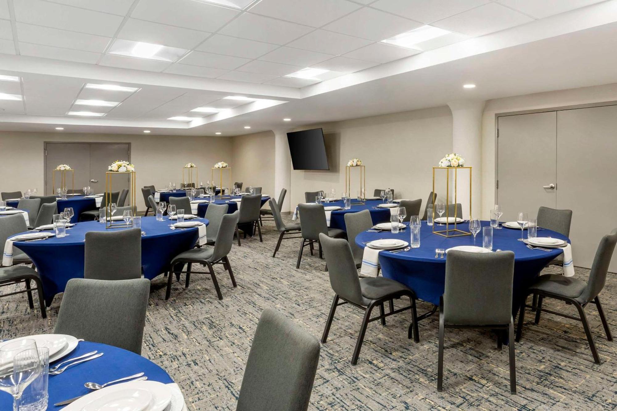 Comfort Inn & Suites Newark Liberty International Airport Exteriör bild